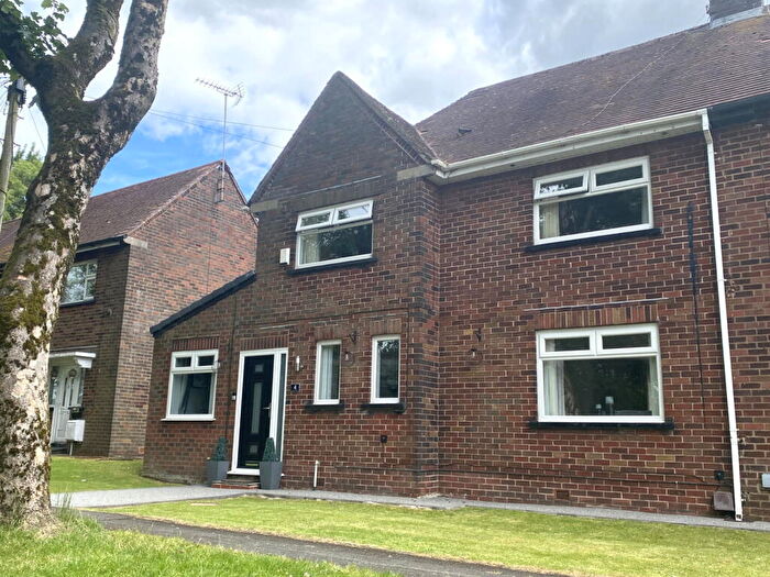 3 Bedroom Semi Detached House For Sale In Lower Fold Avenue, Royton, OL2