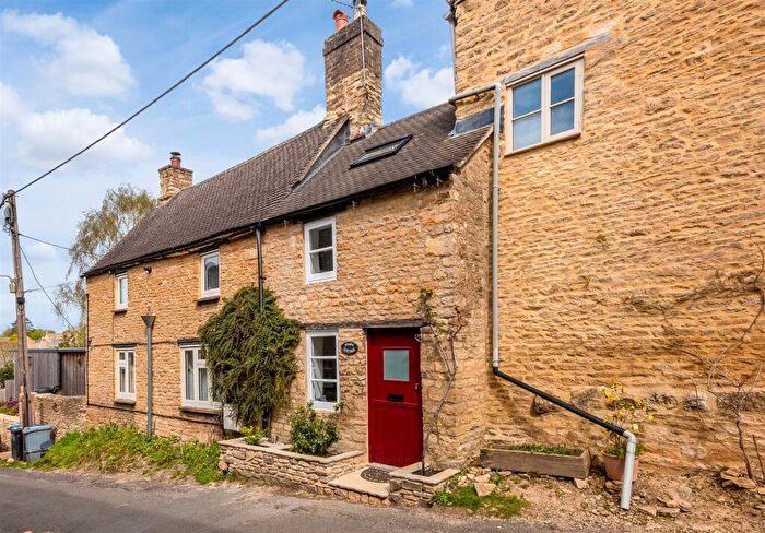 2 Bedroom Cottage For Sale In Hixet Wood, Charlbury, OX7