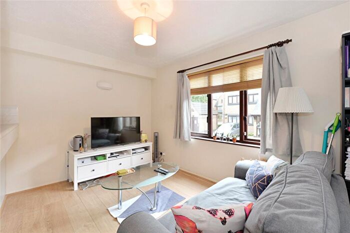 1 Bedroom Flat To Rent In Transom Square, Cubitt Town, E14