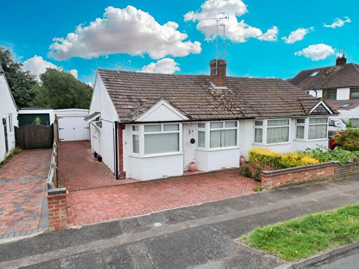 2 Bedroom Semi-Detached Bungalow For Sale In Linford Avenue, Newport Pagnell, MK16