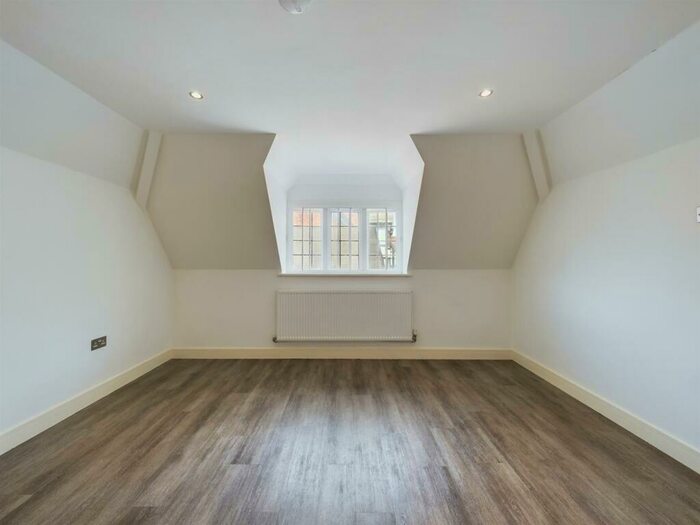 2 Bedroom Apartment To Rent In Knifesmithgate, Chesterfield, S40