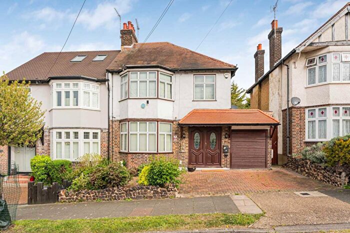 3 Bedroom Semi Detached House For Sale In Margaret Road, New Barnet, EN4