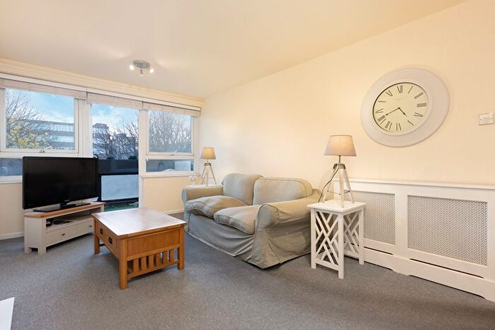 2 Bedroom Flat For Sale In Jamaica Street, London, E1