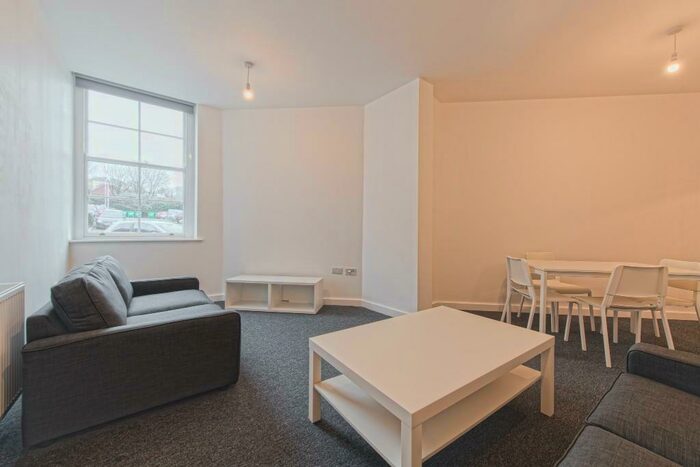 4 Bedroom Apartment To Rent In Albert Terrace Road, Sheffield, S6