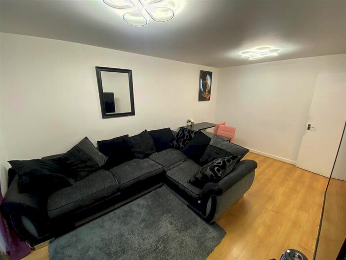 2 Bedroom Flat To Rent In Hepworth Court, Stevenage, SG2