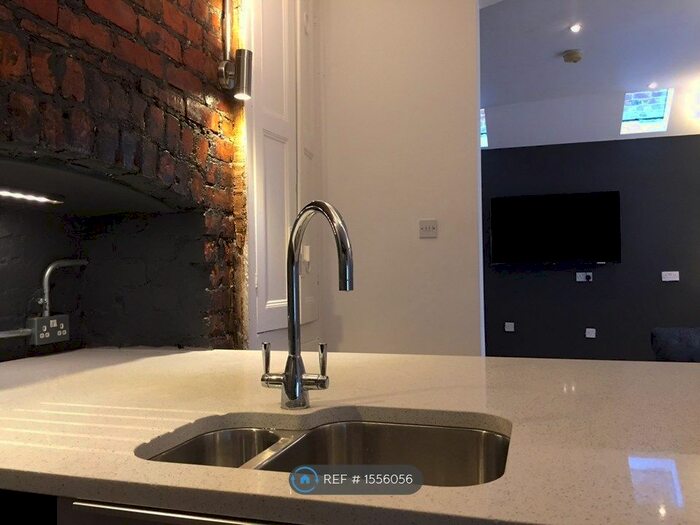 6 Bedroom Terraced House To Rent In Great Western Street, Manchester, M14