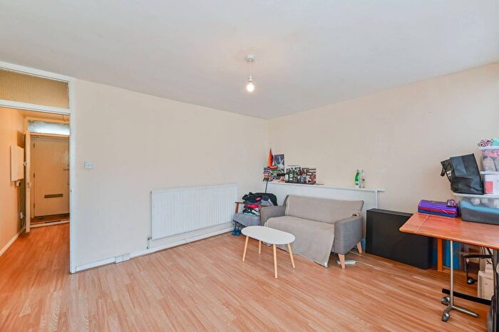 2 Bedroom Flat To Rent In Barrington Road, Brixton, London, SW9