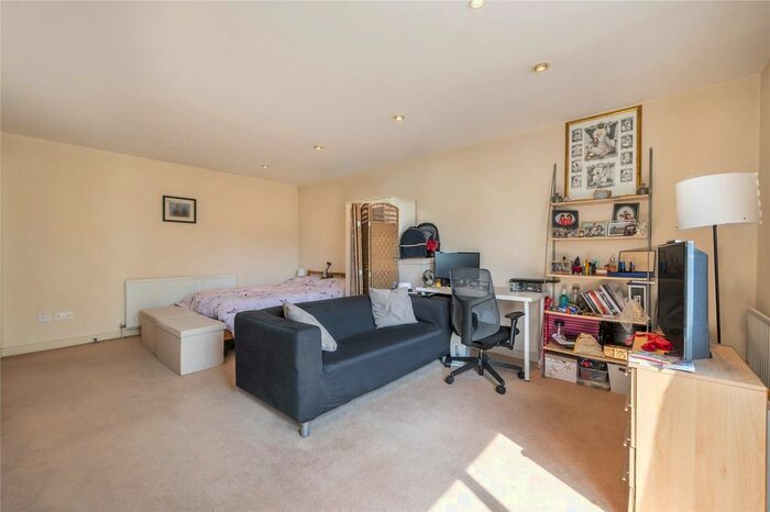 Studio To Rent In Ocean Wharf, Westferry Road, London, E14