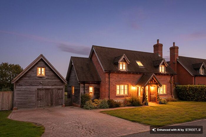 4 Bedroom Detached House For Sale In Riverside Location, Stunning Views, Just Under Acre With Detached Annexe, CV37