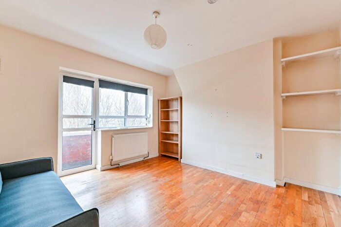 1 Bedroom Flat To Rent In Brecknock Road, Tufnell Park, London, N19