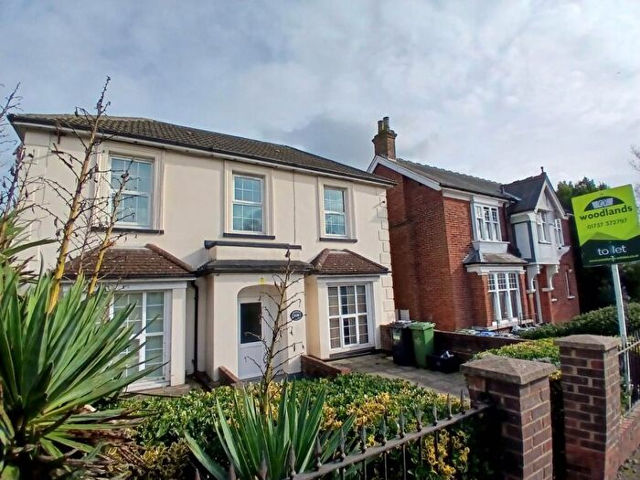 Flat To Rent In Brighton Road, Redhill, RH1