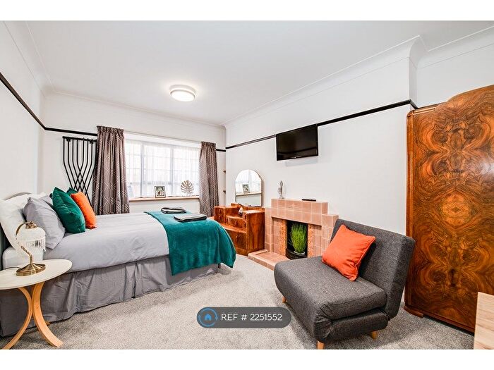 Studio To Rent In Victoria Road South, Southsea, PO5