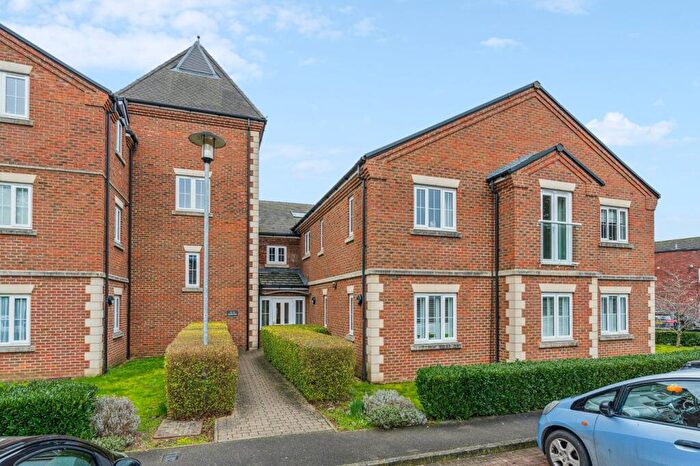 2 Bedroom Apartment For Sale In Robins Hill, Hitchin, SG4