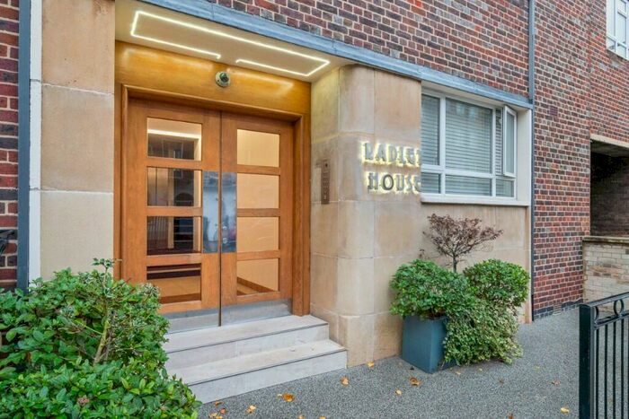 2 Bedroom Flat To Rent In Gloucester Place, London, NW1