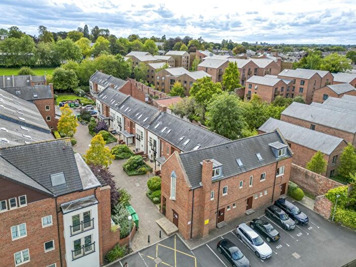 3 Bedroom Flat For Sale In Lawrence Square, York, YO10