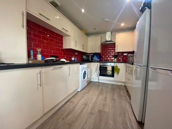 5 Bedroom Maisonette To Rent In Wyeverne Road, Cardiff(City), CF24