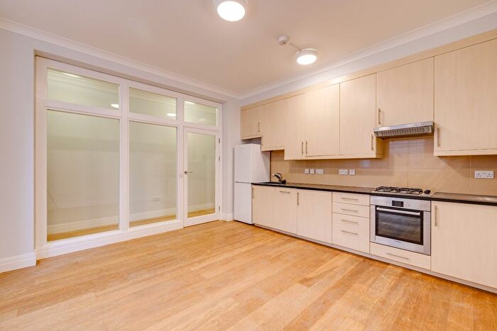 2 Bedroom Flat For Sale In Castletown Road, West Kensington, W14