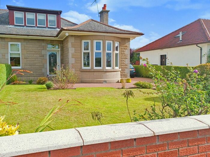 3 Bedroom Semi-Detached Bungalow For Sale In Kingston Road, Bishopton, PA7