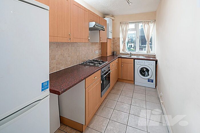 1 Bedroom Flat To Rent In Walton Court, Fairfax Road, South Hampstead, NW6