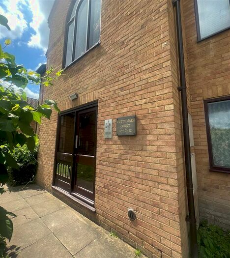 2 Bedroom Flat To Rent In Low Close, Greenhithe, DA9