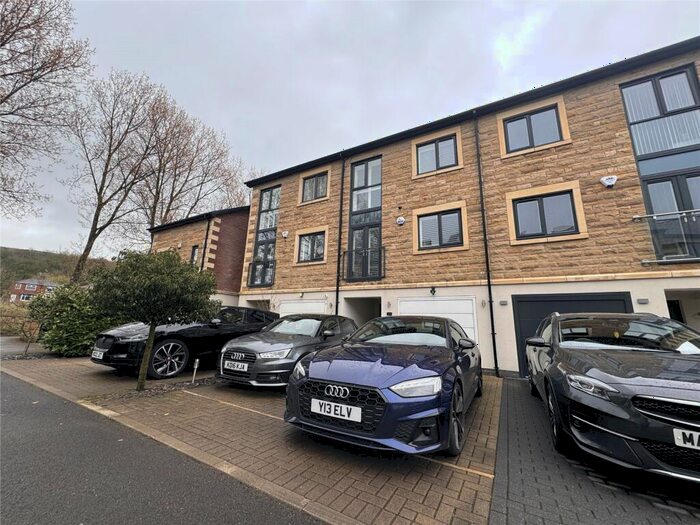 3 Bedroom Terraced House To Rent In Bakestones Avenue, Delph, Oldham, Greater Manchester, OL3