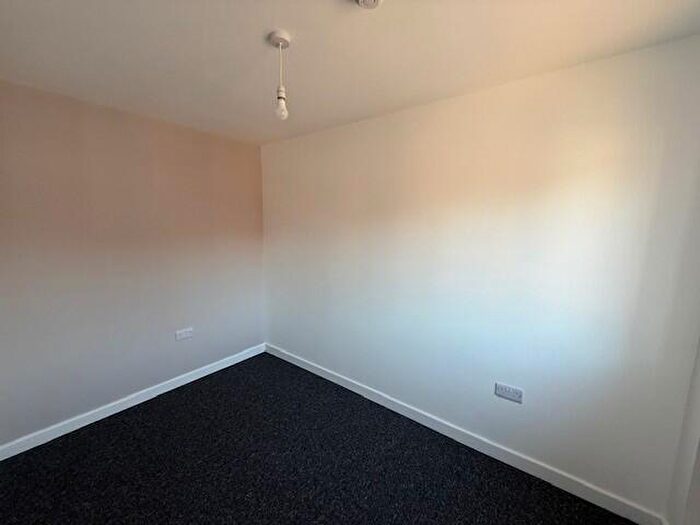 6 Bedroom Semi-Detached House For Sale In Honey Close, Norwich, Norfolk, NR1