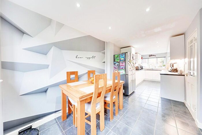 5 Bedroom End Of Terrace House For Sale In Beblets Close, Orpington, BR6