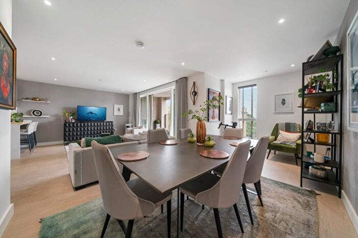4 Bedroom Maisonette For Sale In - The Avenue, London, NW6