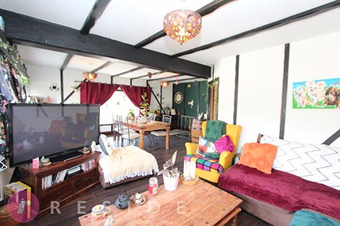 2 Bedroom Apartment For Sale In Wardle Fold, Wardle, Rochdale, OL12