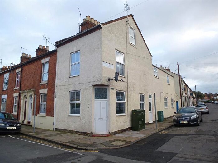 2 Bedroom Terraced House For Sale In Oakley Street, The Mounts, NN1
