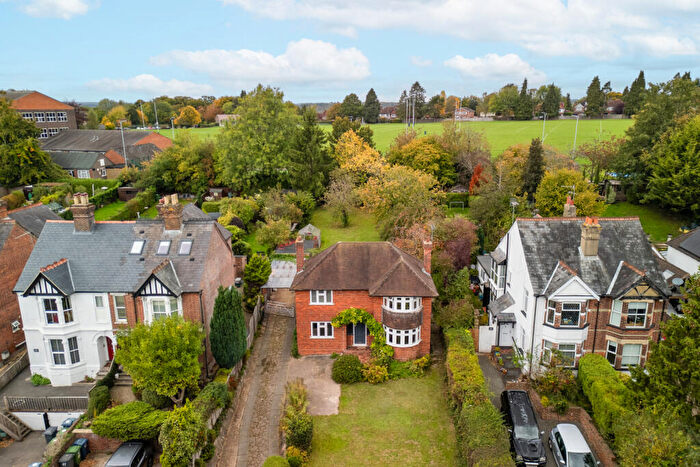 3 Bedroom Detached House For Sale In Amersham Road, High Wycombe, Buckinghamshire, HP13