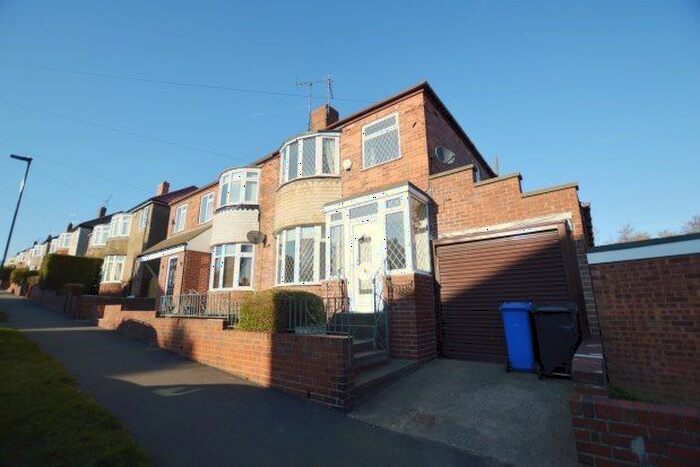 3 Bedroom Semi-Detached House To Rent In Hollybank Avenue, Sheffield, S12