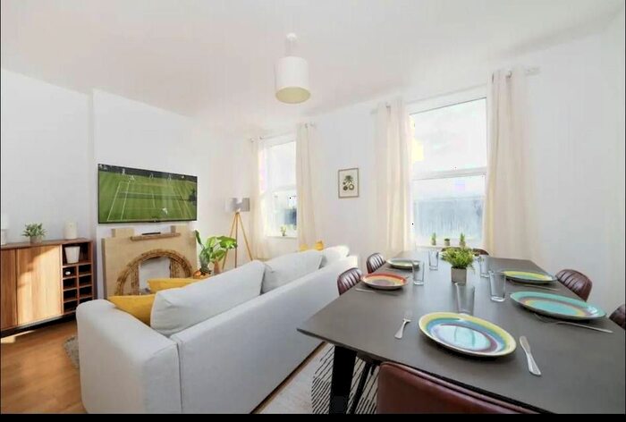 3 Bedroom Maisonette To Rent In Homerton High Street, London, E9