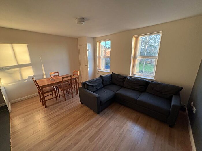 2 Bedroom Apartment To Rent In Temple Road, Temple Road, Oxford, OX4