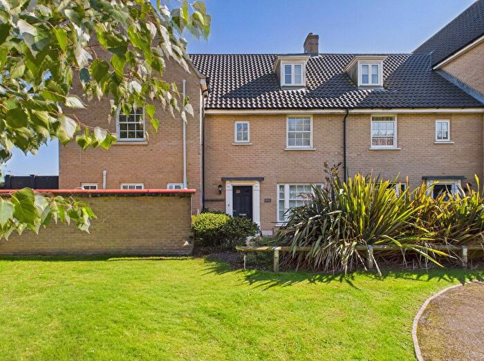 3 Bedroom Town House For Sale In Walne Close, Framlingham, Suffolk, IP13