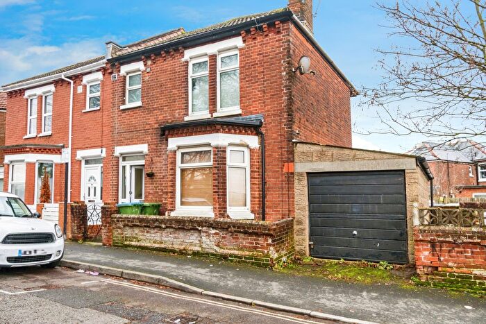 3 Bedroom Semi Detached House For Sale In Handel Terrace, Southampton, Hampshire, SO15