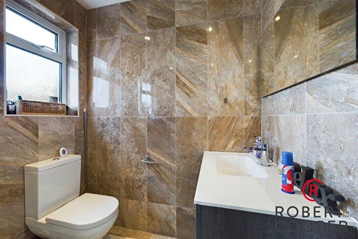 6 Bedroom Detached House To Rent In East Towers, Pinner, HA5