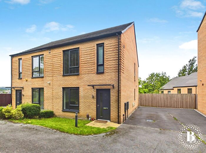 3 Bedroom Semi-Detached House For Sale In Mersey Way, Norfolk Park, Sheffield, S2