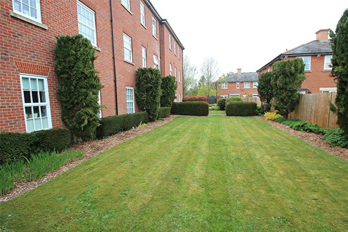 1 Bedroom Flat For Sale In North Square, Knowle, Fareham, Hampshire, PO17