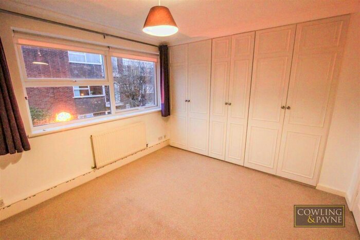 2 Bedroom Apartment To Rent In Ardleigh Court, Shenfield, CM15