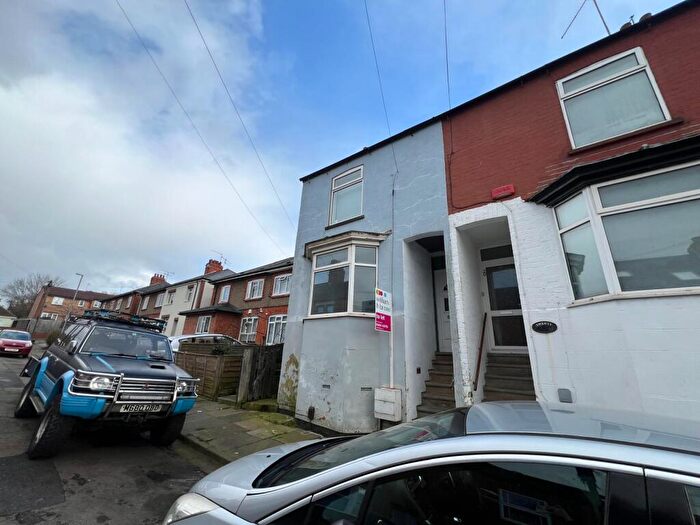 5 Bedroom House To Rent In Newington Road, Northampton, NN2