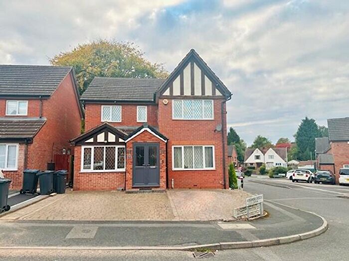 4 Bedroom Detached House For Sale In Sycamore Crescent, Erdington, Birmingham, B24