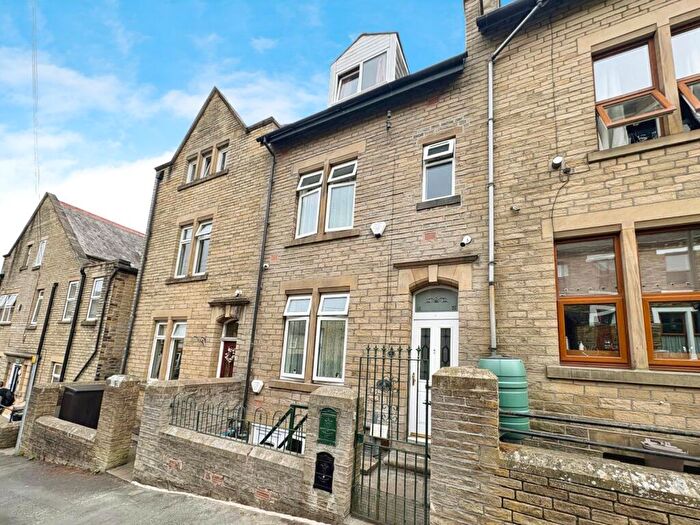 5 Bedroom Terraced House For Sale In High Street, Brighouse, West Yorkshire, HD6