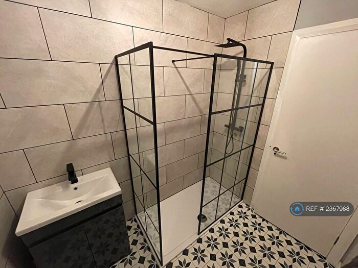 1 Bedroom Flat To Rent In West Winnelstrae, Edinburgh, EH5