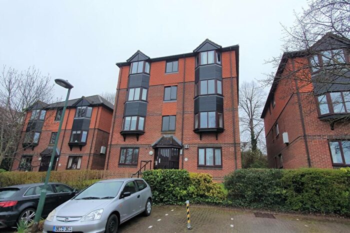 2 Bedroom Flat To Rent In Clowser Close, London, SM1