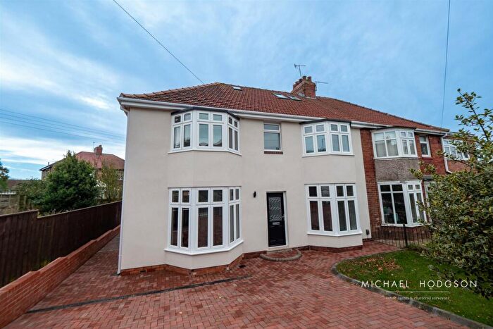 6 Bedroom Semi-Detached House For Sale In Beckwith Road, East Herrington, Sunderland, SR3