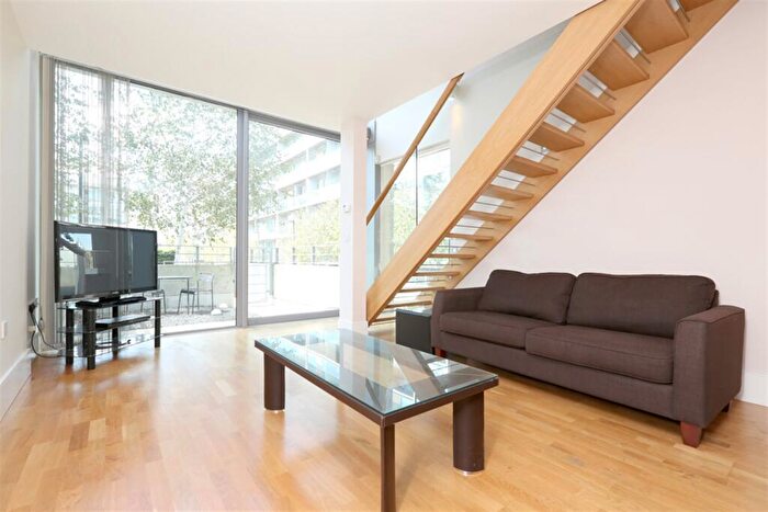1 Bedroom Flat To Rent In Highbury Stadium Square, - Energy Rating B, N5