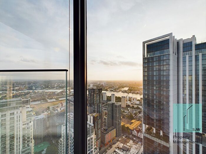 3 Bedroom Flat To Rent In Marsh Wall, Hampton Tower, E14