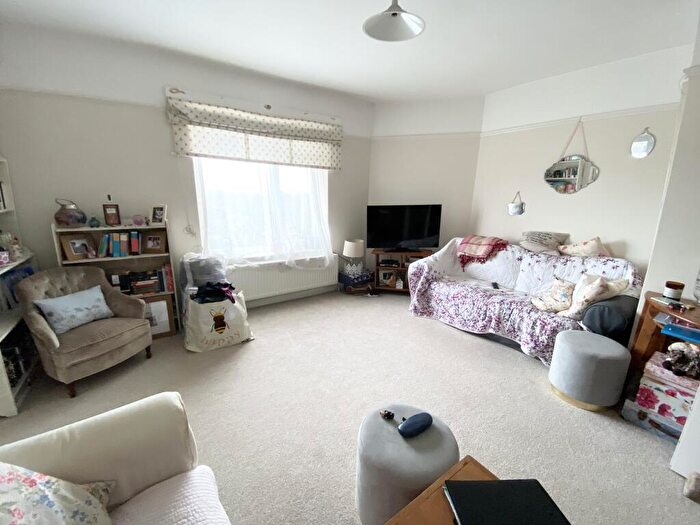 1 Bedroom Flat To Rent In Treharne Close, BN13