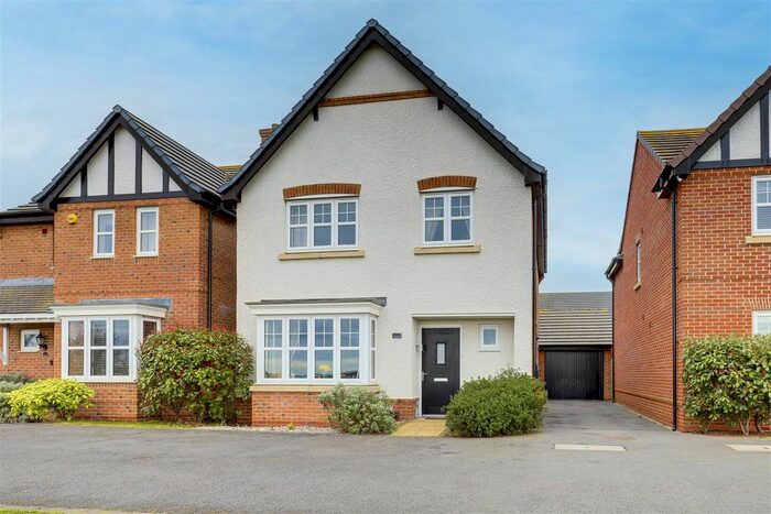 4 Bedroom Detached House For Sale In Hartland Drive, Mapperley, Nottinghamshire, NG3